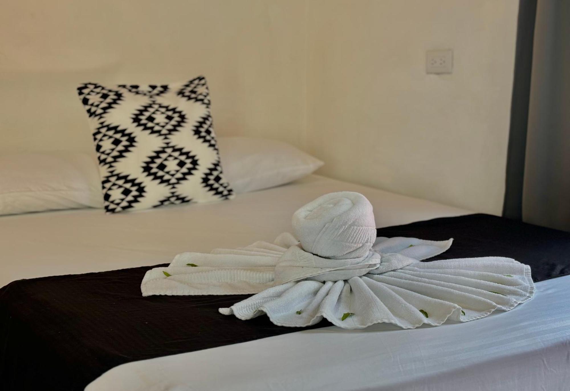 Carey Lodging Tortuguero Buitenkant foto